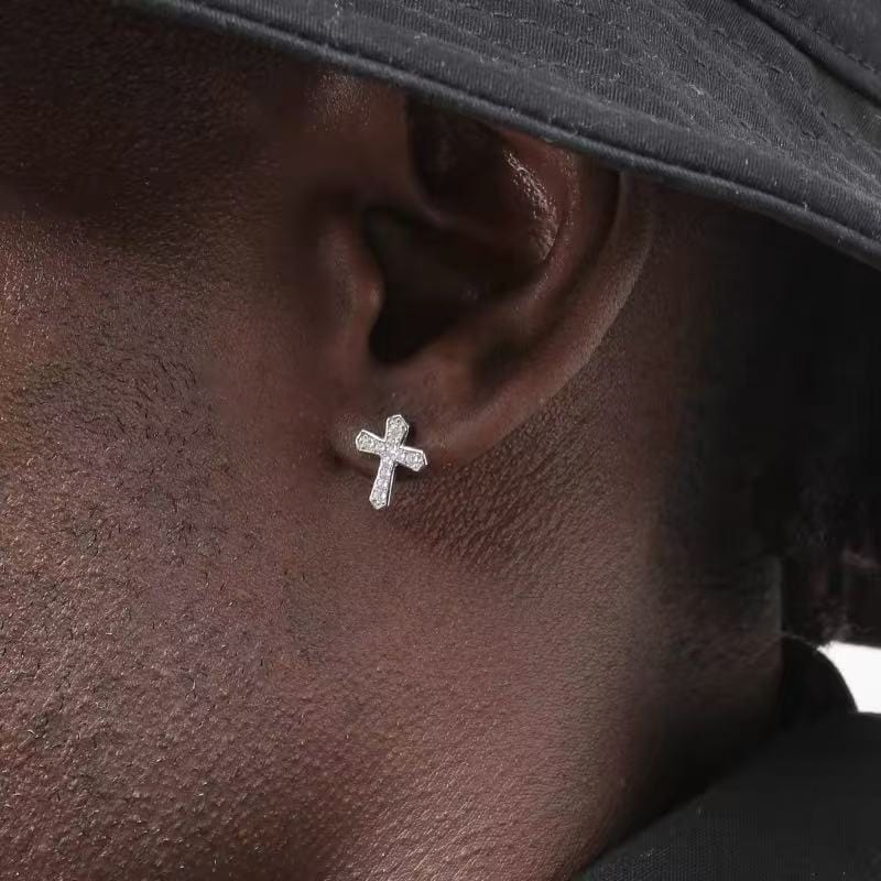 Boucles d’Oreilles Croix Diamant – Style Luxe et Brillance