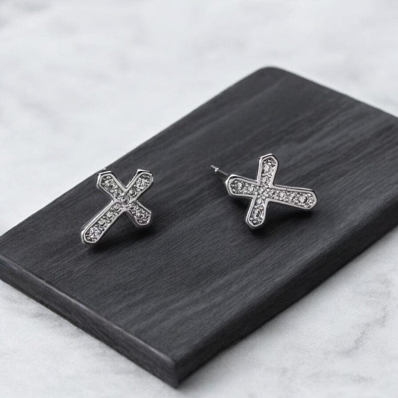 Boucles d’Oreilles Croix Diamant – Style Luxe et Brillance