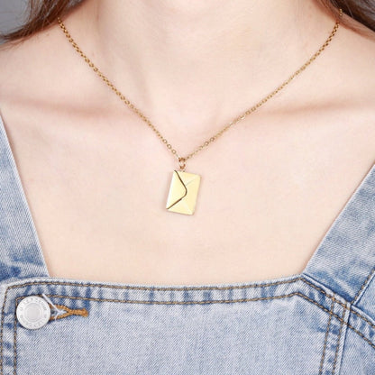 COLLIER ET PENDENTIF ENVELOPPE PERSONNALISÉE