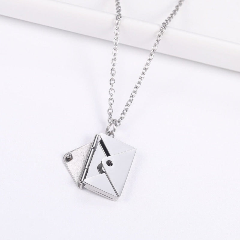 COLLIER ET PENDENTIF ENVELOPPE PERSONNALISÉE