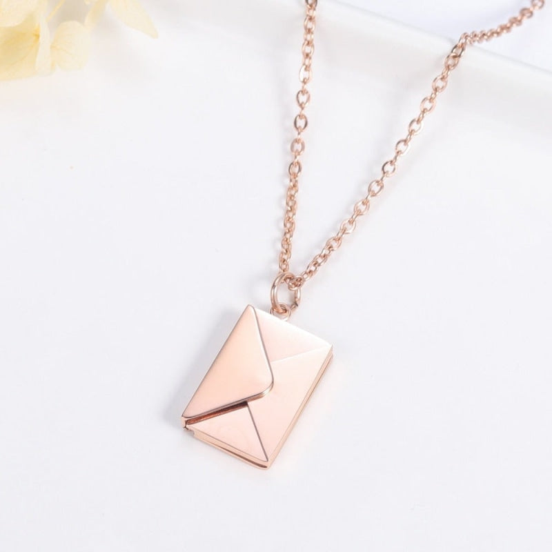 COLLIER ET PENDENTIF ENVELOPPE PERSONNALISÉE