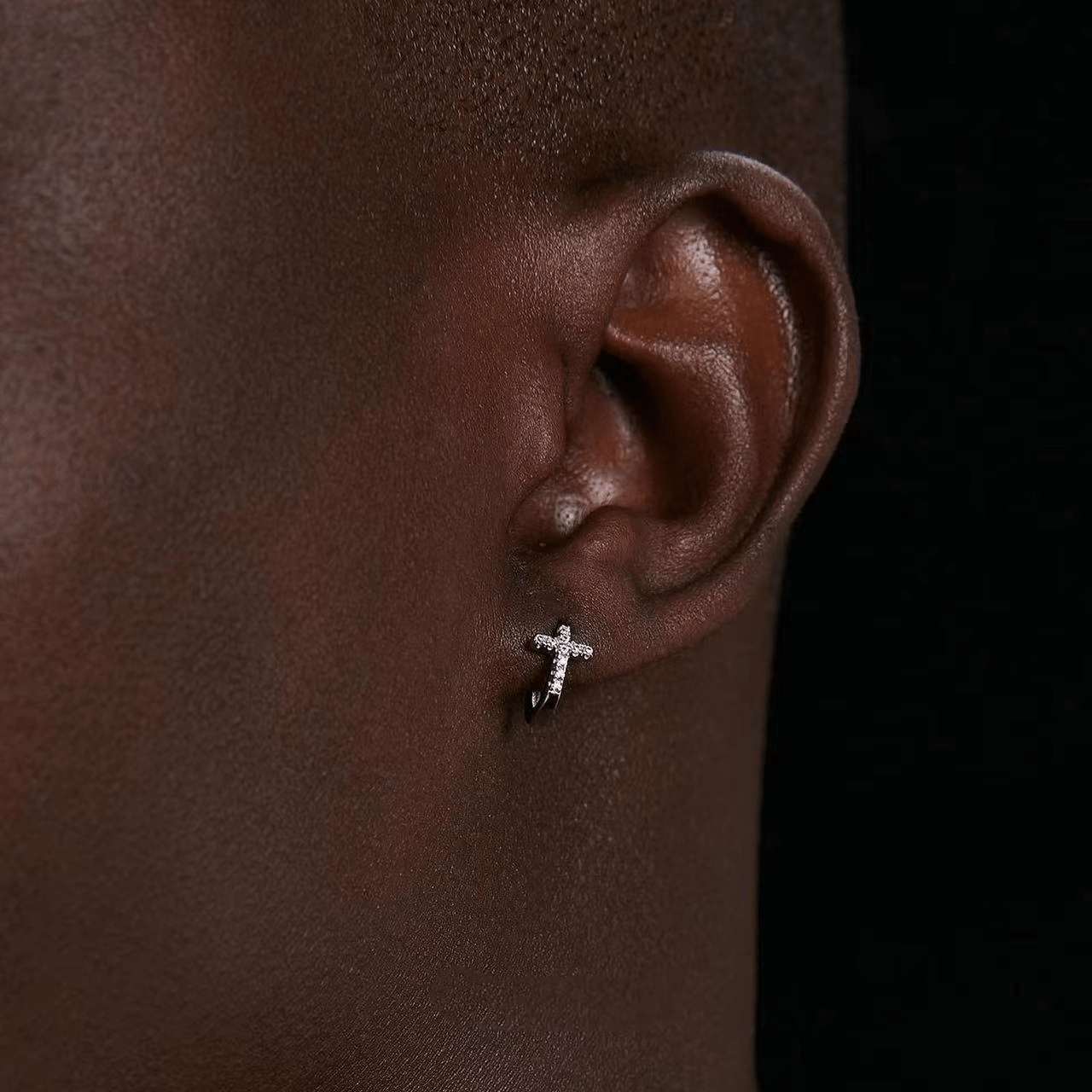 Boucles d'Oreilles Croix Diamant en Argent - Style Luxe et Tendance
