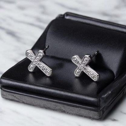Boucles d’Oreilles Croix Diamant – Style Luxe et Brillance