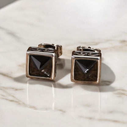 Boucles d'Oreilles Carrées – Acier & Pierre Noire