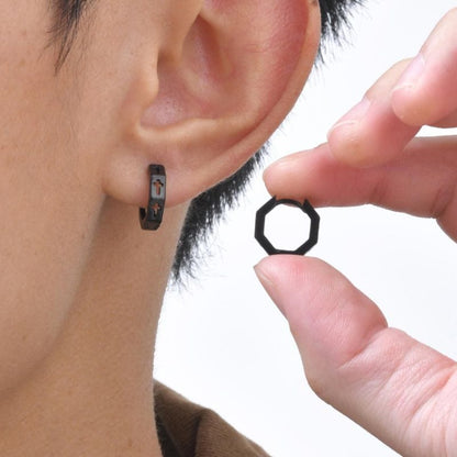 Boucles d’Oreilles Créoles – Anneau avec Croix Gravée en Acier
