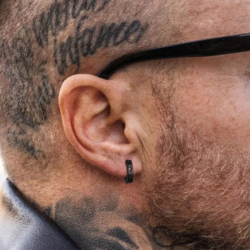 Boucles d’Oreilles Créoles – Anneau avec Croix Gravée en Acier