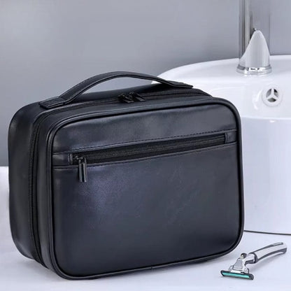 Trousse de toilette homme suspendue en cuir – Organisation et praticité