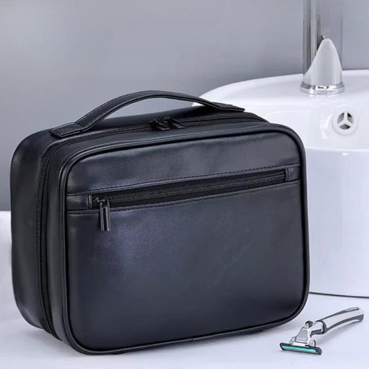 Trousse de toilette homme suspendue en cuir – Organisation et praticité