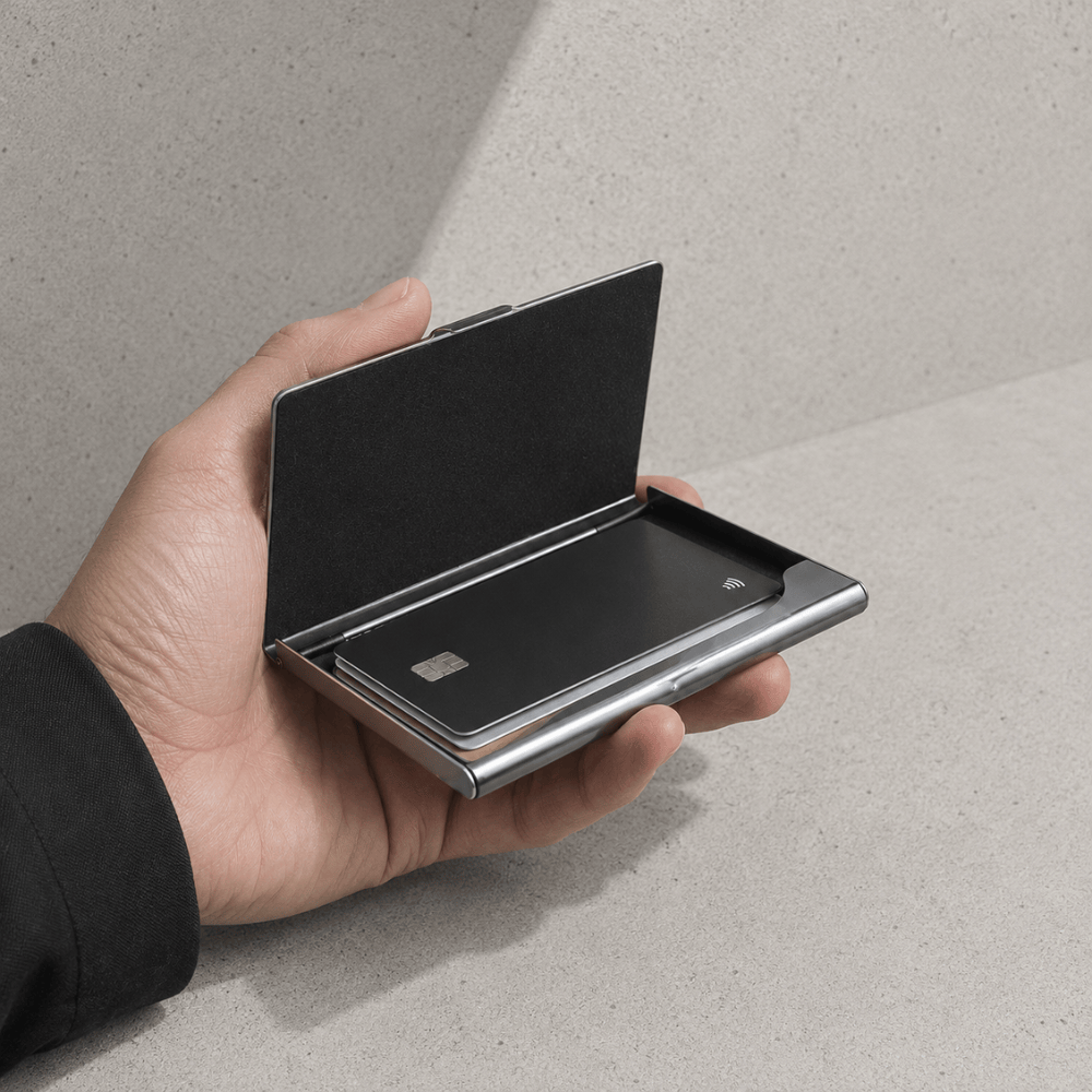Porte-Cartes de Visite Homme Métal Fin à Clapet